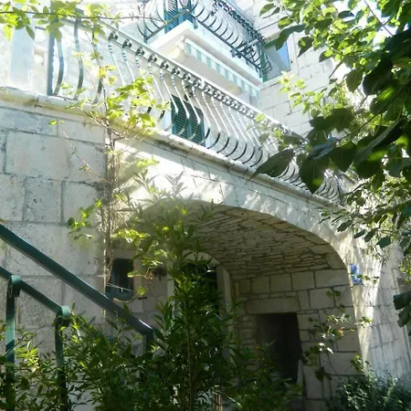 Villa Nikola Brela